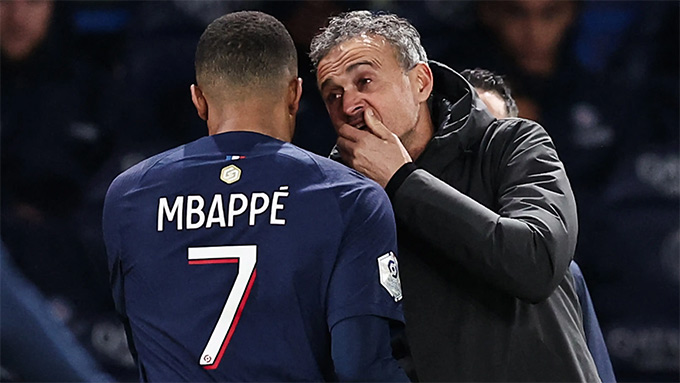 Luis Enrique và Kylian Mbappe mâu thuẫn